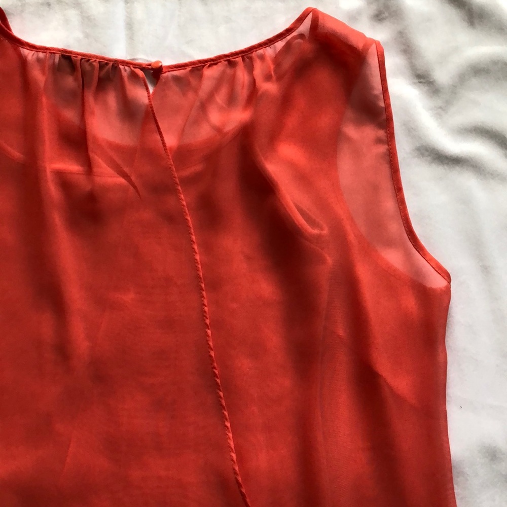 Sleveless Blouse - Picture 4 of 4